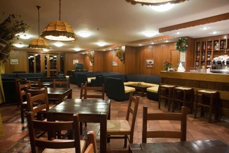 Hotel Ski Club I Cavalieri Rta Colle Colle Sestriere Eksteriør billede